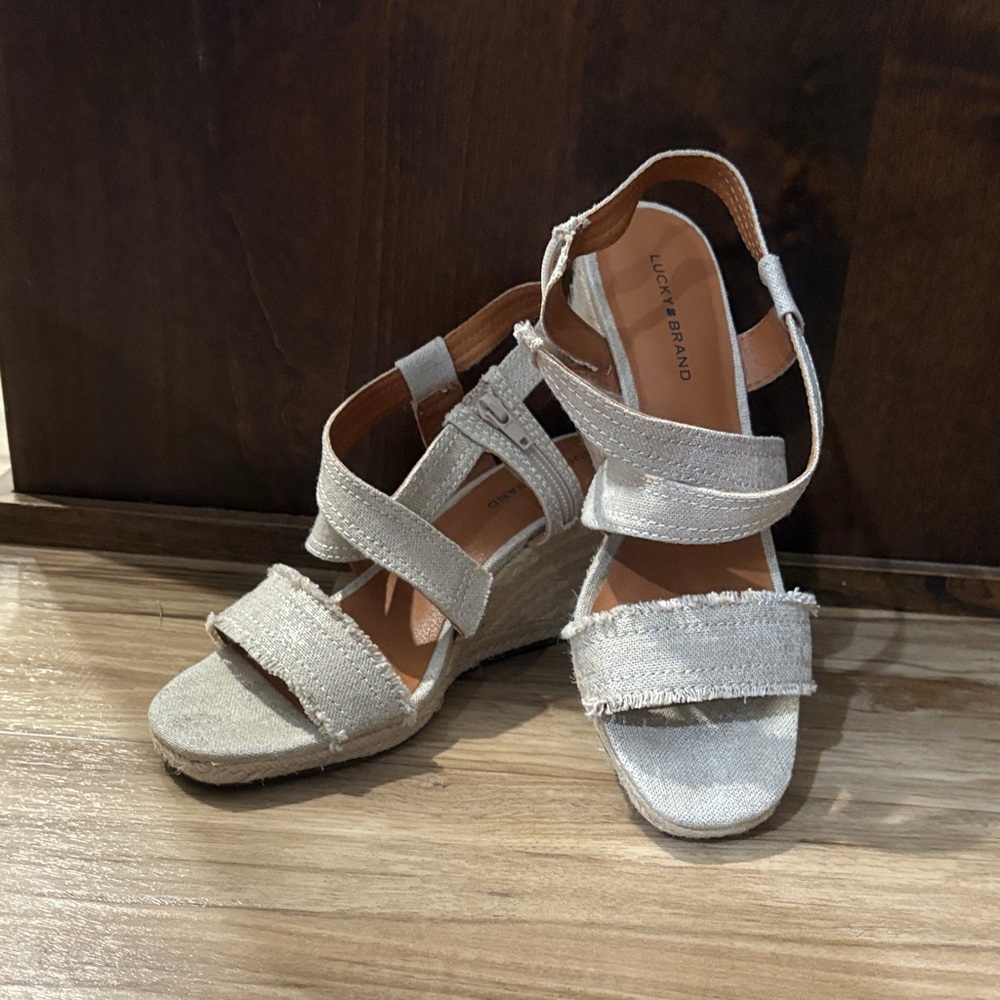 Lucky Brand Women's Tan Wedge Sandals